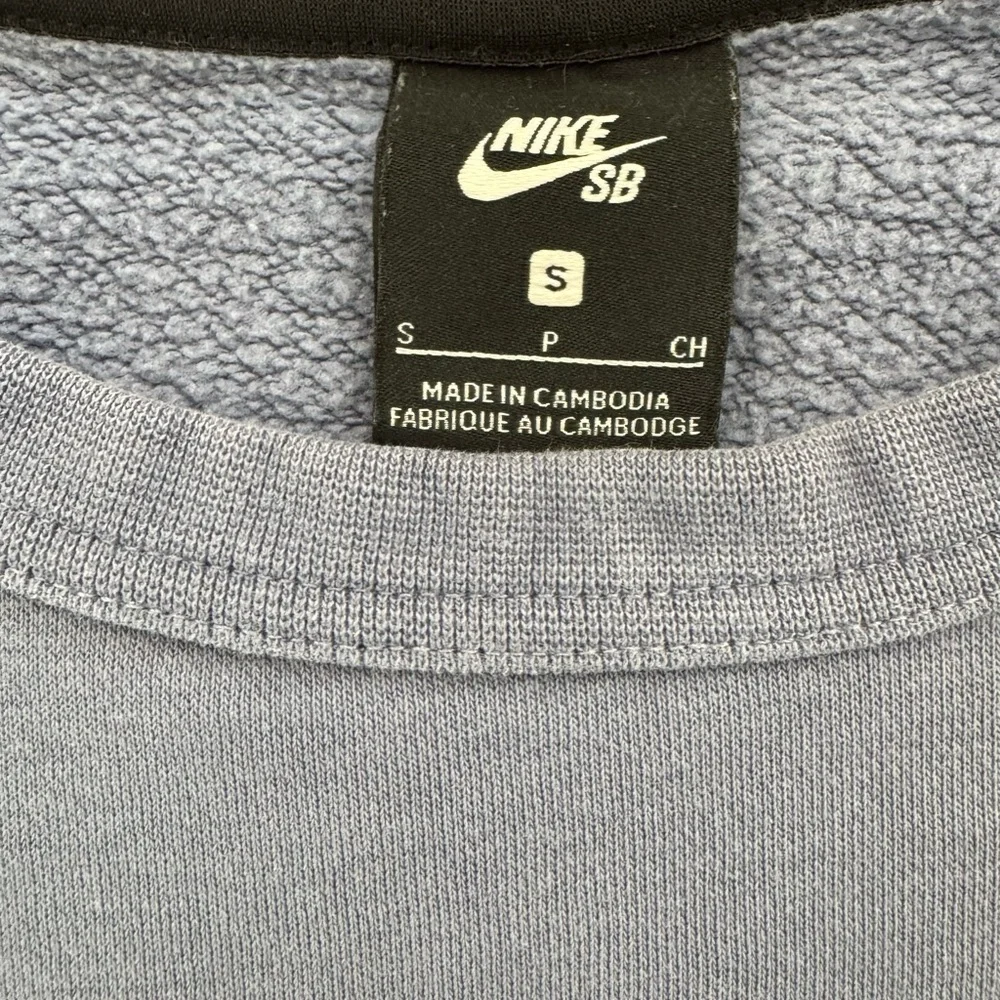 Nike Men’s Small SB Striped Skate Crew Sweatshirt Periwinkle Purple